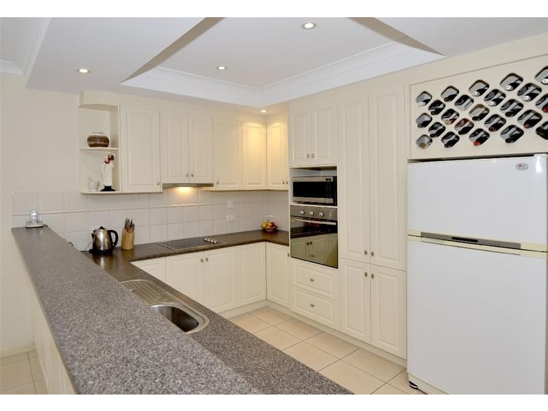 6 Bluelake Court, Tennyson SA 5022