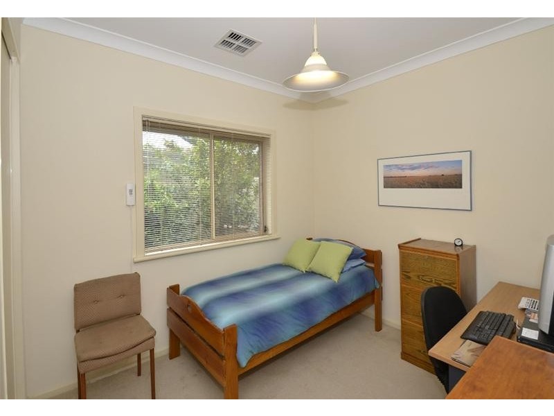 6 Bluelake Court, Tennyson SA 5022