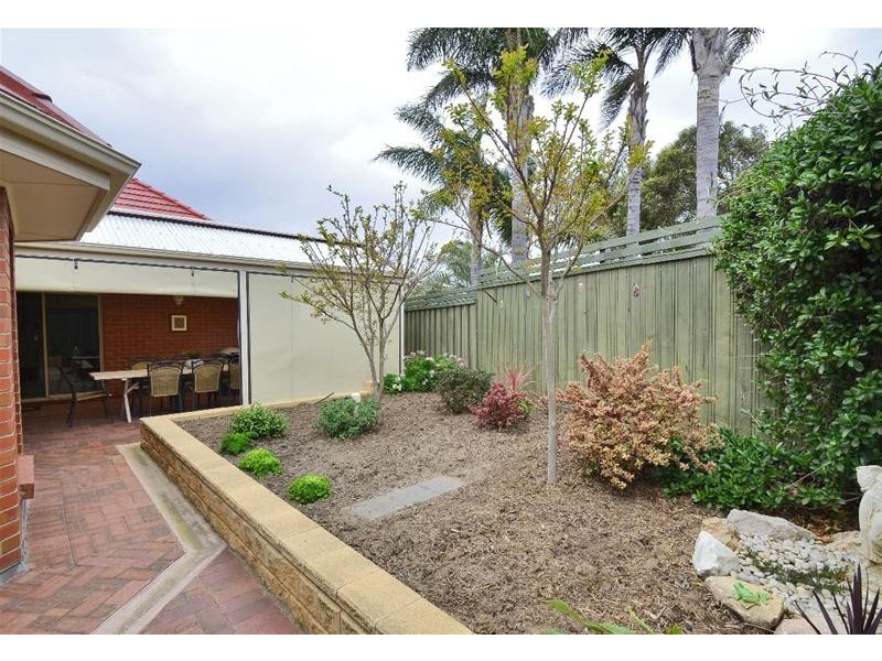 6 Bluelake Court, Tennyson SA 5022