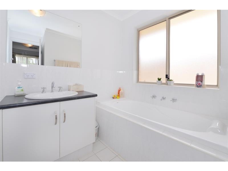 10 Berlin Terrace, Aberfoyle Park SA 5159