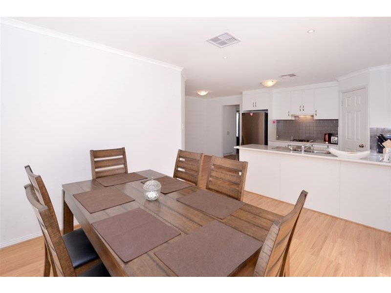 10 Berlin Terrace, Aberfoyle Park SA 5159