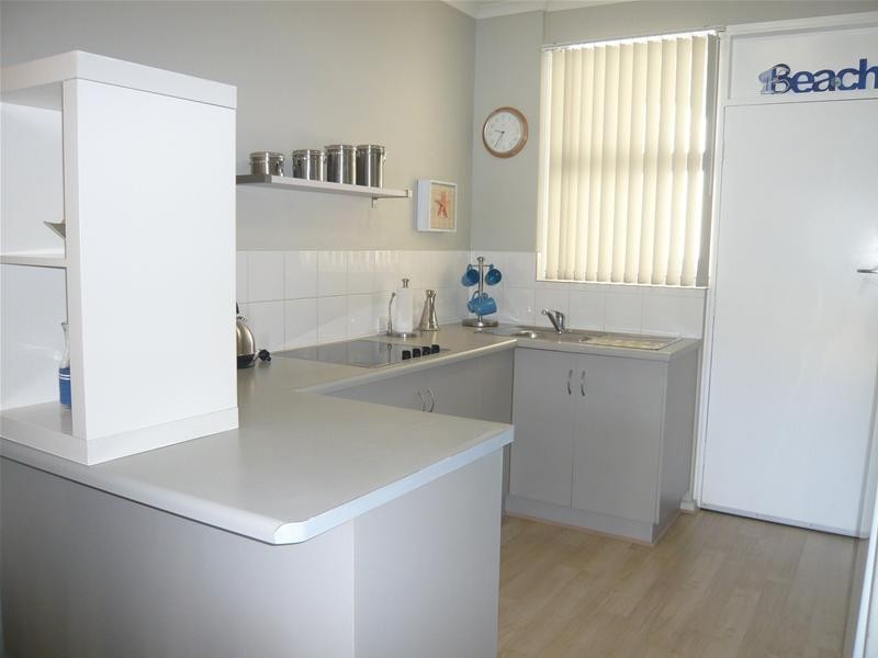 19/18 Moseley Street, Glenelg SA 5045