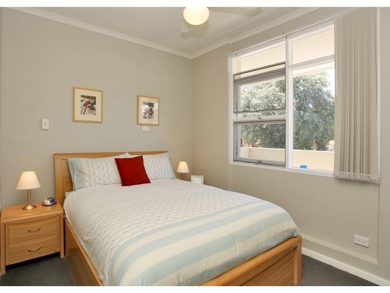 19/18 Moseley Street, Glenelg SA 5045