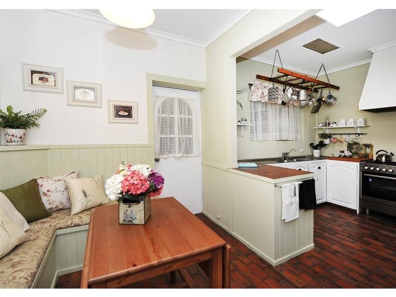 30 Amberly Drive, Happy Valley SA 5159