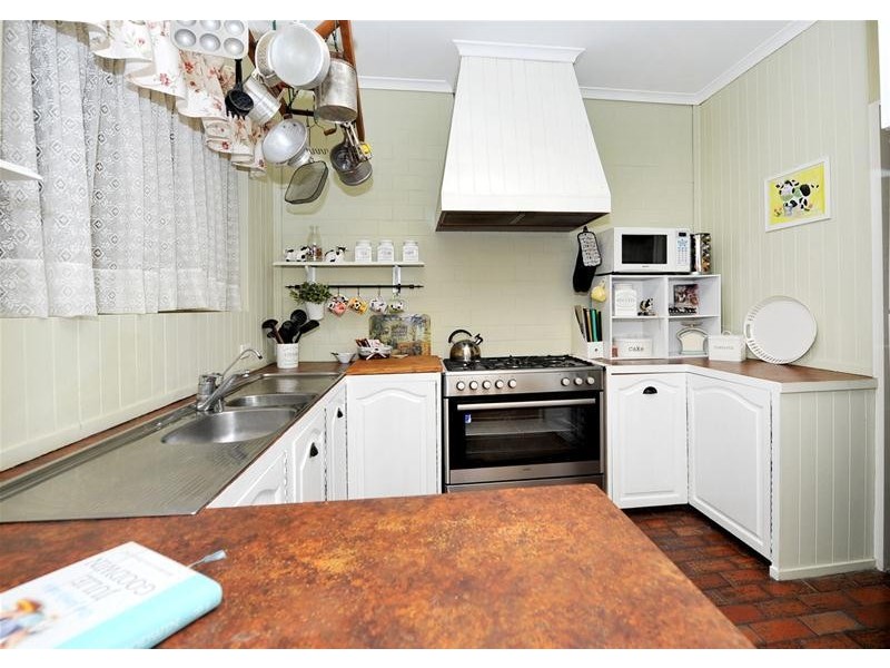 30 Amberly Drive, Happy Valley SA 5159