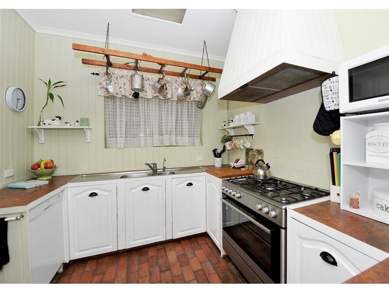 30 Amberly Drive, Happy Valley SA 5159