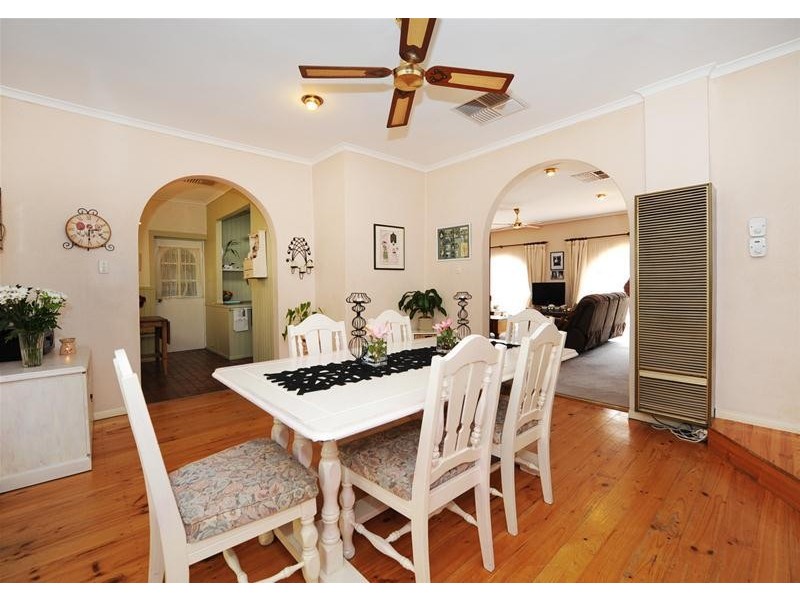 30 Amberly Drive, Happy Valley SA 5159