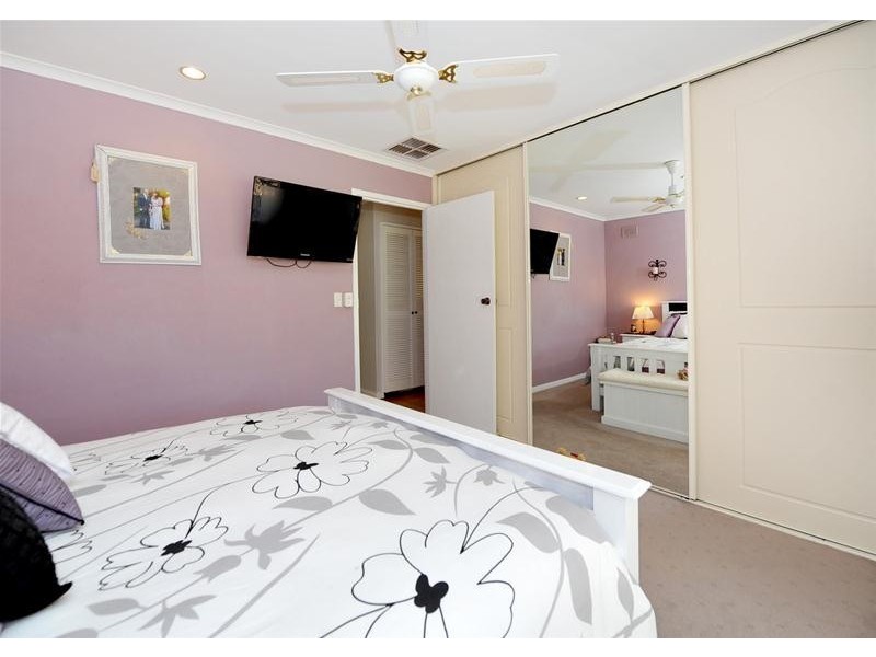 30 Amberly Drive, Happy Valley SA 5159