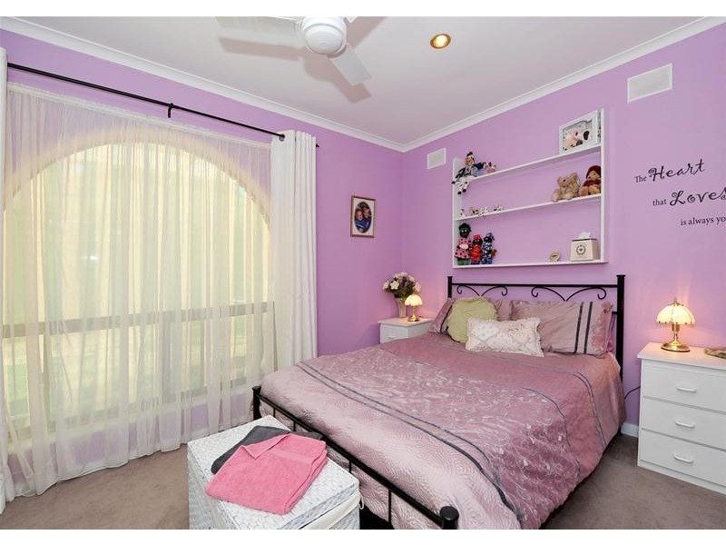 30 Amberly Drive, Happy Valley SA 5159