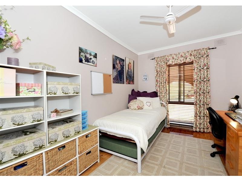 30 Amberly Drive, Happy Valley SA 5159