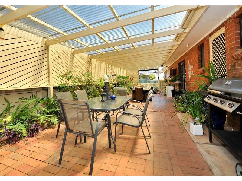 30 Amberly Drive, Happy Valley SA 5159