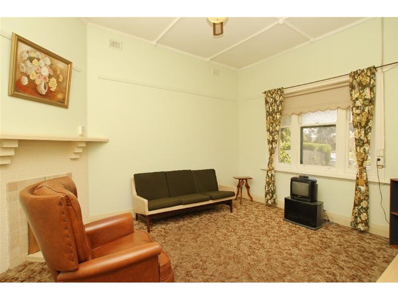 30 Nottingham Crescent, Glandore SA 5037