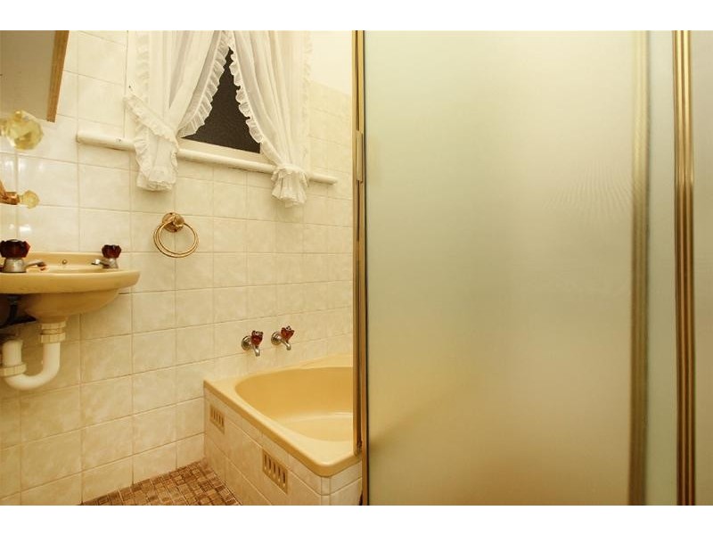 30 Nottingham Crescent, Glandore SA 5037