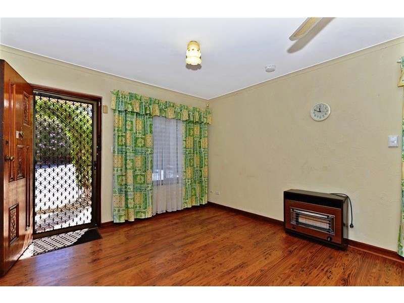 3/4 Booth Avenue, Morphett Vale SA 5162