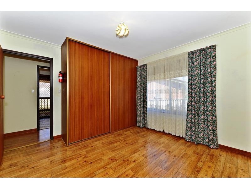 3/4 Booth Avenue, Morphett Vale SA 5162