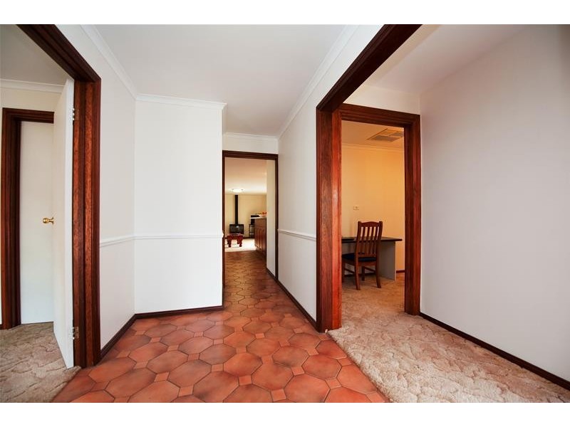 5 La Salle Court, Happy Valley SA 5159