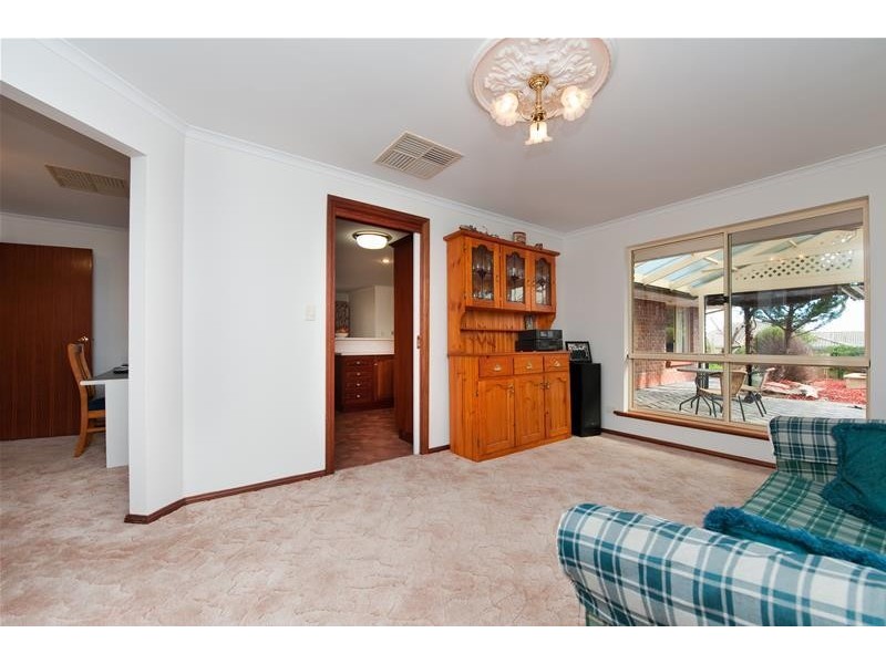 5 La Salle Court, Happy Valley SA 5159