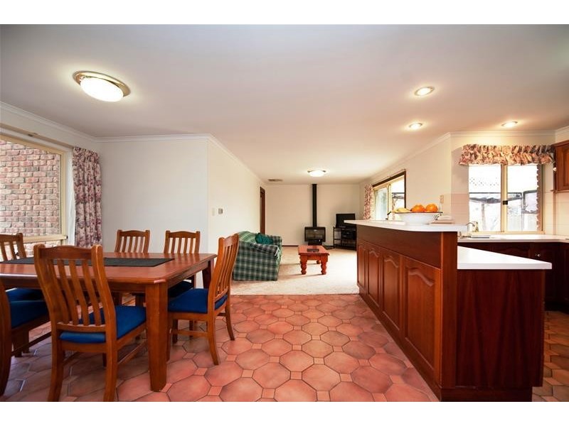 5 La Salle Court, Happy Valley SA 5159