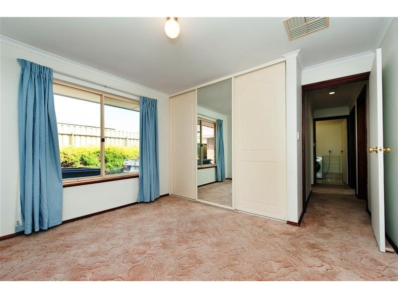 5 La Salle Court, Happy Valley SA 5159