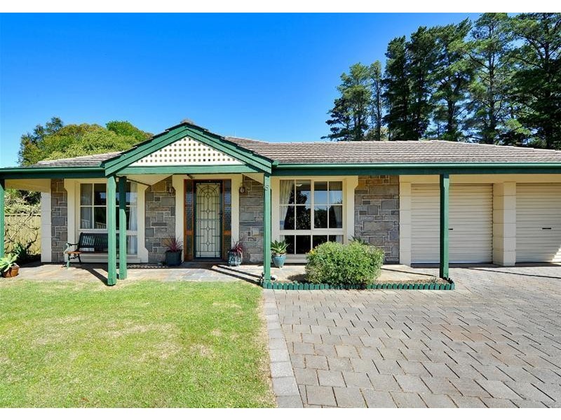 3 Dunalbyn Drive, Aberfoyle Park SA 5159