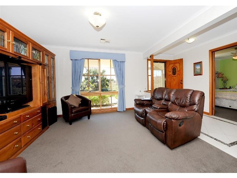 3 Dunalbyn Drive, Aberfoyle Park SA 5159