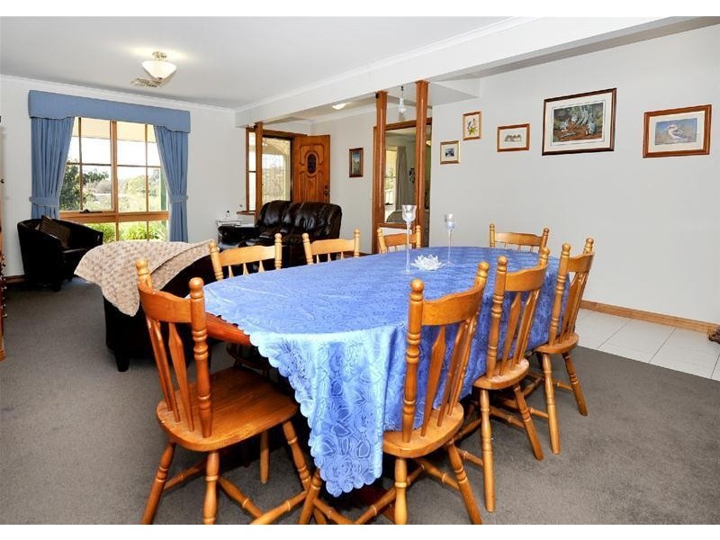 3 Dunalbyn Drive, Aberfoyle Park SA 5159