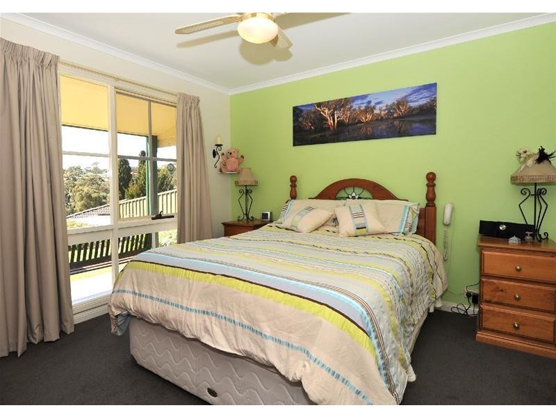 3 Dunalbyn Drive, Aberfoyle Park SA 5159