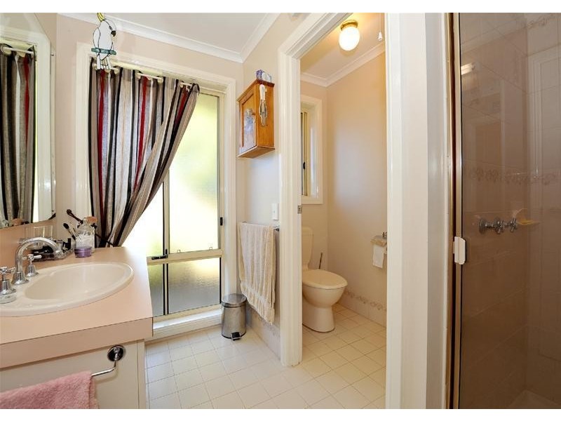 3 Dunalbyn Drive, Aberfoyle Park SA 5159