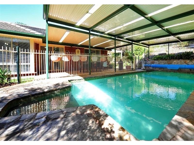 3 Dunalbyn Drive, Aberfoyle Park SA 5159