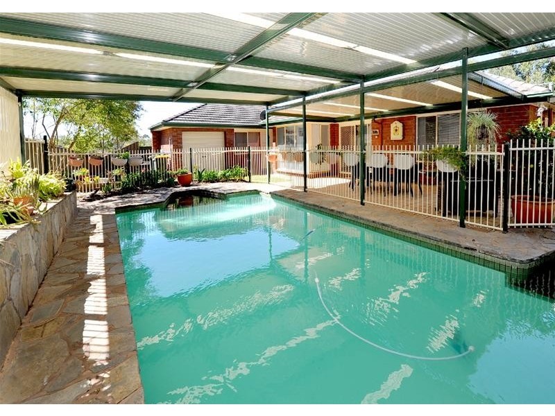 3 Dunalbyn Drive, Aberfoyle Park SA 5159