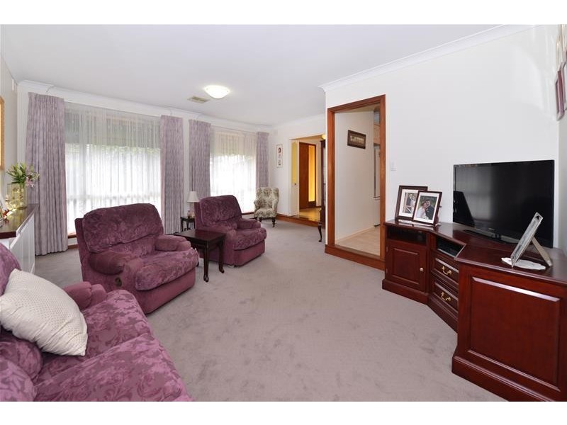 16 Amberly Drive, Happy Valley SA 5159