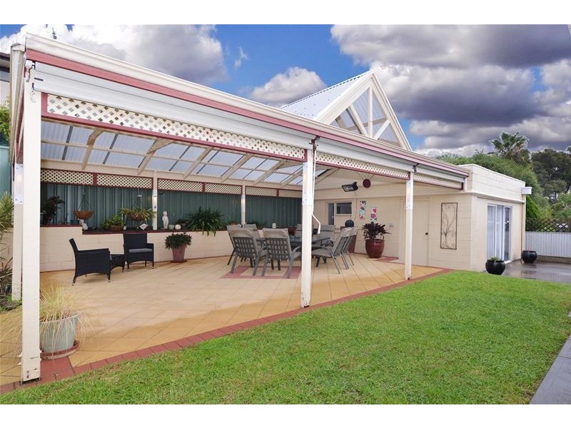 16 Amberly Drive, Happy Valley SA 5159