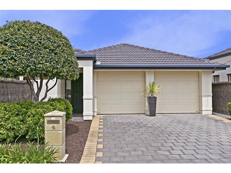 4 Fairway Avenue, Glenelg North SA 5045