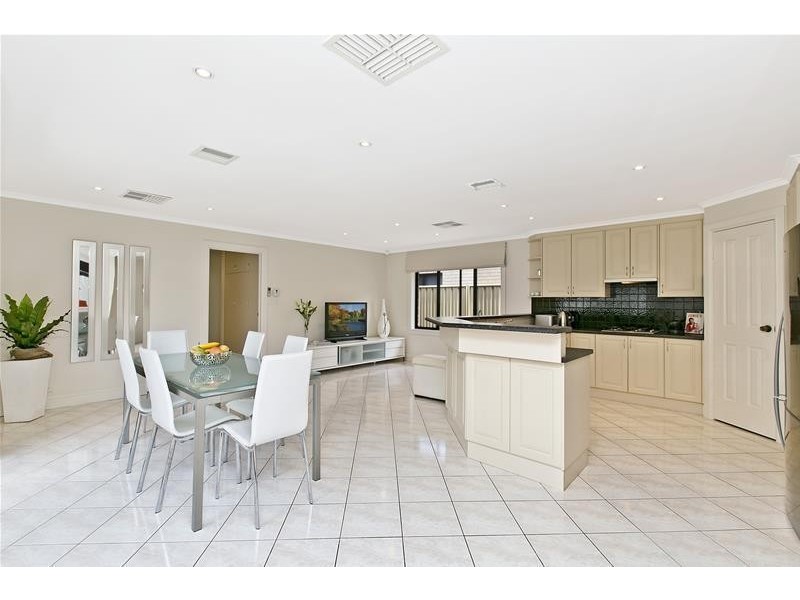 4 Fairway Avenue, Glenelg North SA 5045