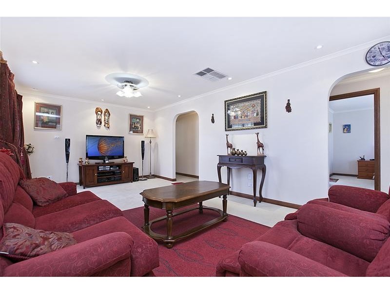 27 McFarlane Avenue, Mitchell Park SA 5043