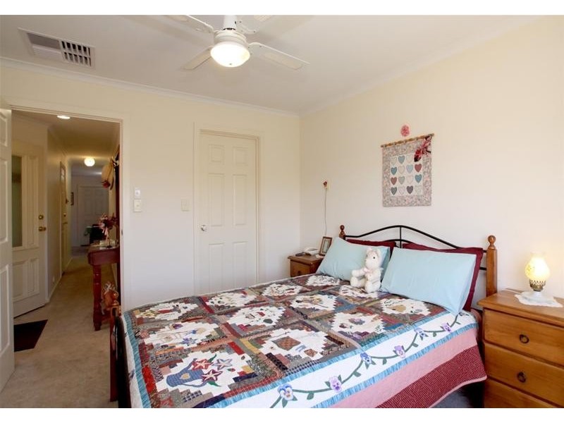 18 Bradley Grove, Mitchell Park SA 5043