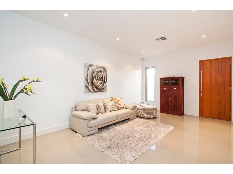 2A Hollard  Avenue, Grange SA 5022