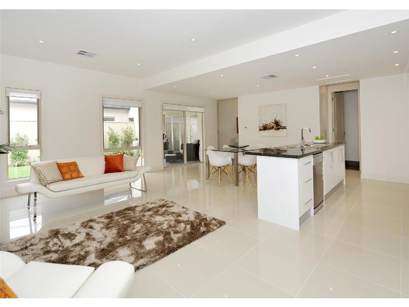 2A Whitesands Drive, West Beach SA 5024