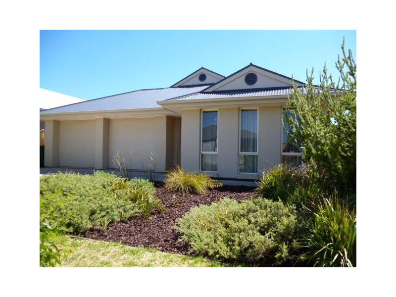 4 Burton Bank, Aldinga Beach SA 5173