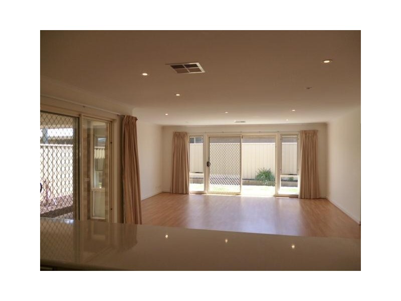 4 Burton Bank, Aldinga Beach SA 5173