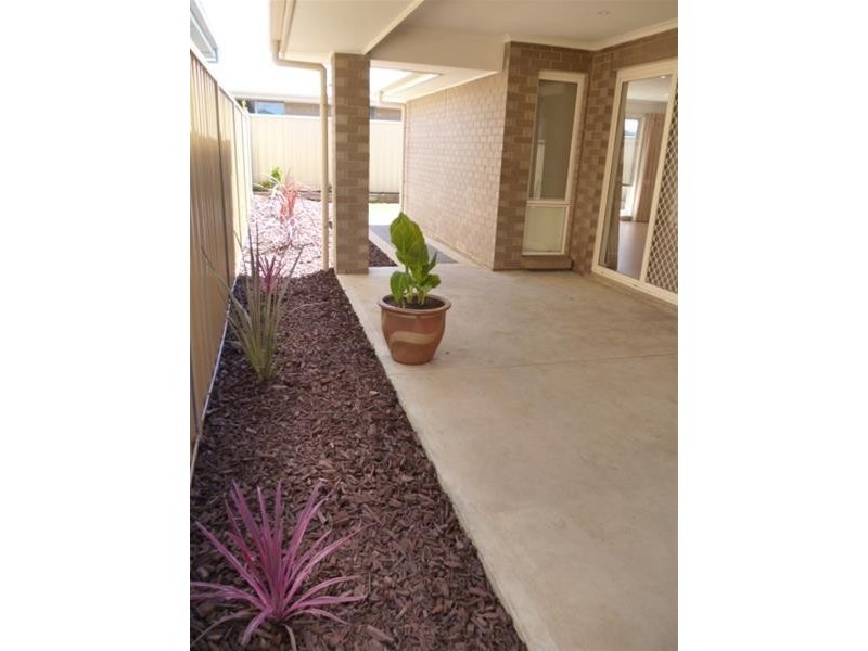 4 Burton Bank, Aldinga Beach SA 5173