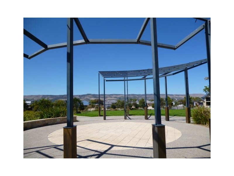 4 Burton Bank, Aldinga Beach SA 5173