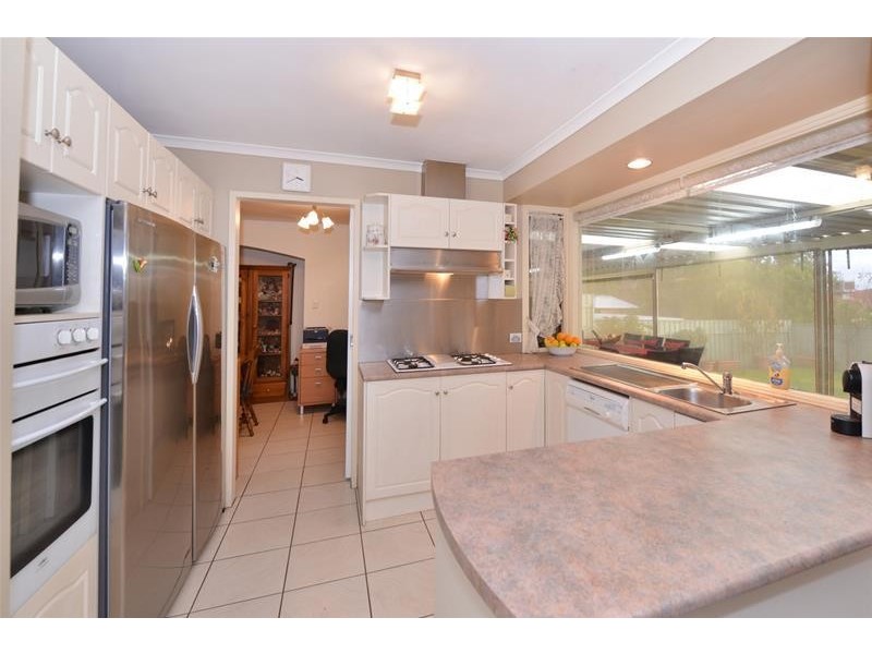 10 Whittaker Avenue, Old Reynella SA 5161