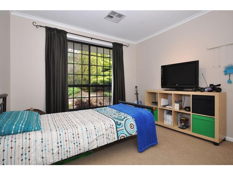 12 Arbell Crescent, Flagstaff Hill SA 5159