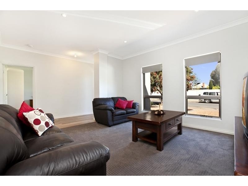 2 Illawarra Avenue, Hove SA 5048