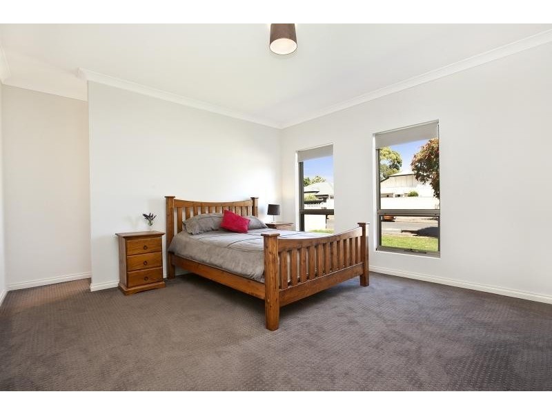 2 Illawarra Avenue, Hove SA 5048