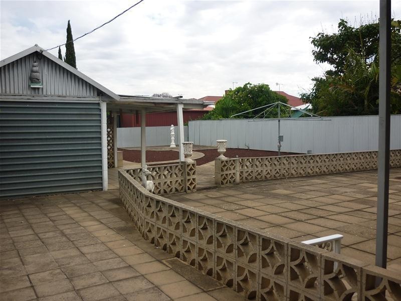 504 Cross Road, Glandore SA 5037