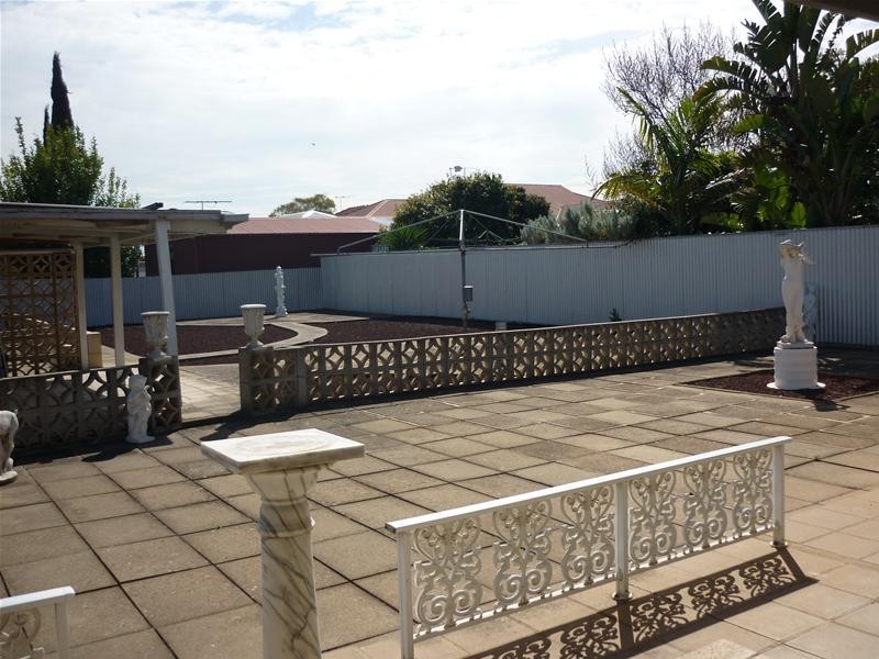 504 Cross Road, Glandore SA 5037