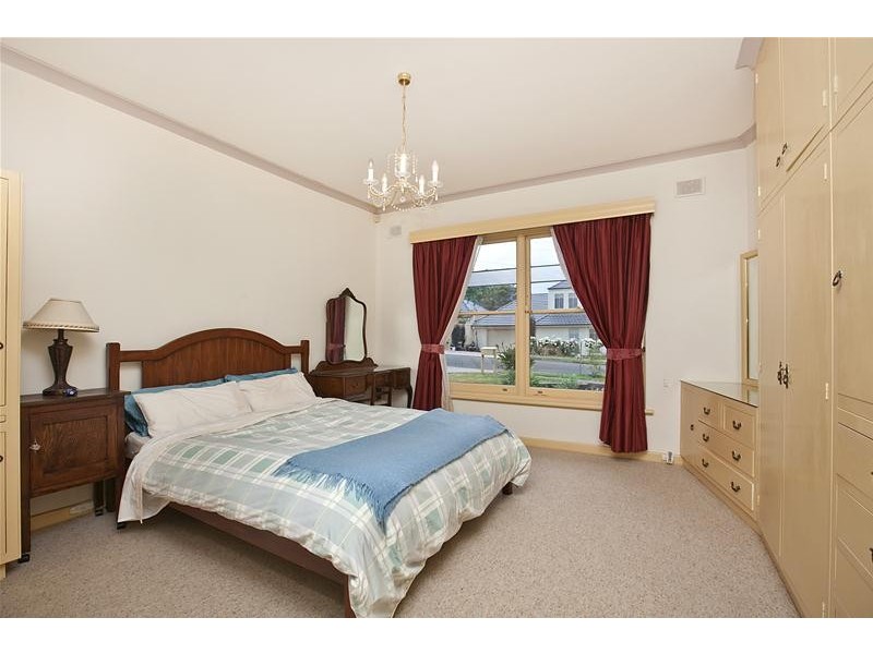 4 Cameron Avenue, Kingston Park SA 5049