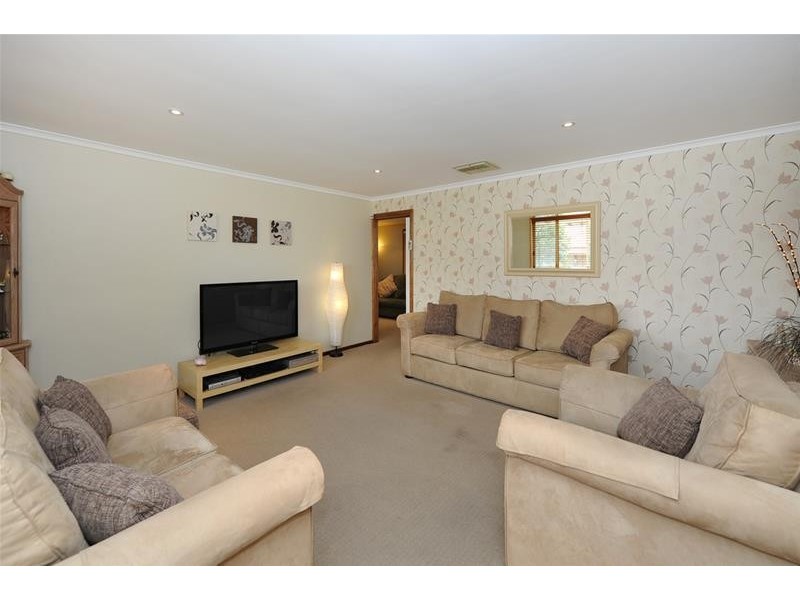 5 Traeger Court, Woodcroft SA 5162